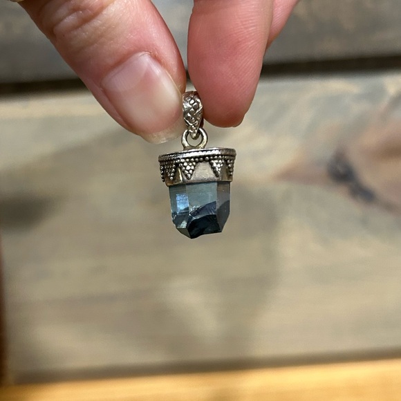 925s Aqua Aura Quartz point pendant - Picture 8 of 8